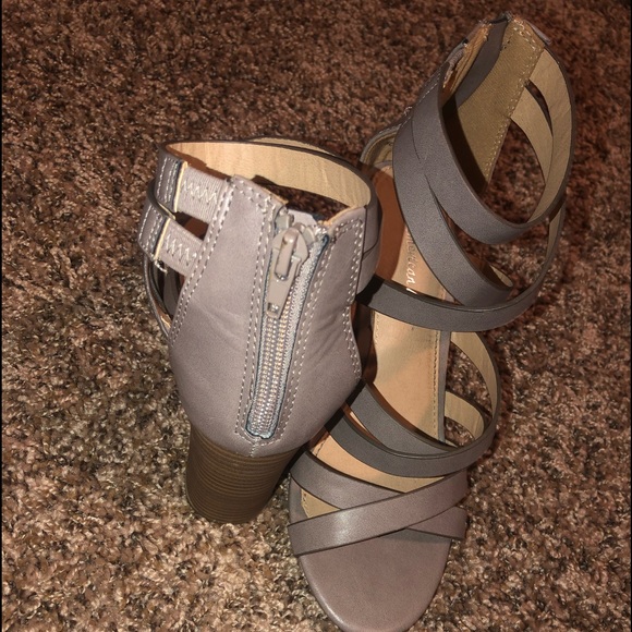 Sandals - Picture 1 of 3